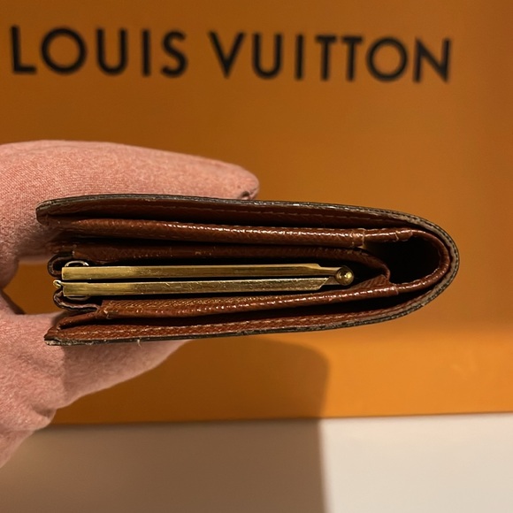 Louis Vuitton Kisslock Wallet - Picture 9 of 13